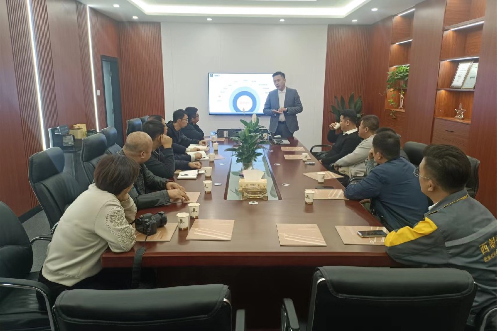 邯郸招商局领导、、山东河北商会轮值会长、、、、秘书长一行莅临尊龙时凯集团进行指导调研